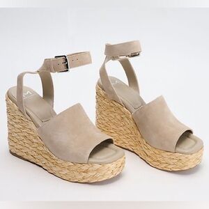 Marc Fisher LTD Suede Espadrille Wedges - Nelly - Medium Natural color - Sz 8.5